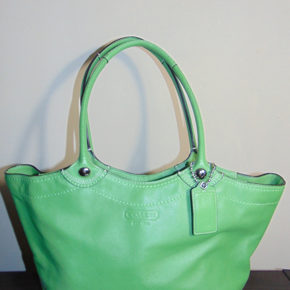 ❌SOLD❌COACH Winter Green Leather Bleeker Tote